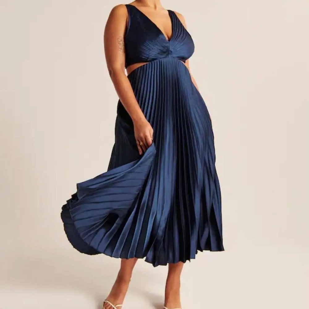 Abercrombie & Fitch Giselle Satin Pleated Cutout Maxi Dress Navy Medium Tall NWT